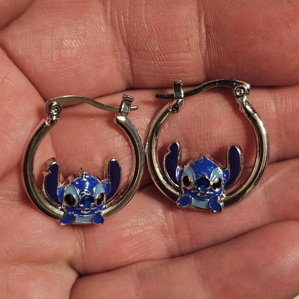 Stitch hoop earrings